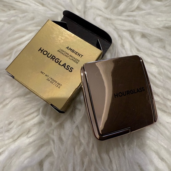 Hourglass Ambient Lighting Bronzer - Picture 1 of 4